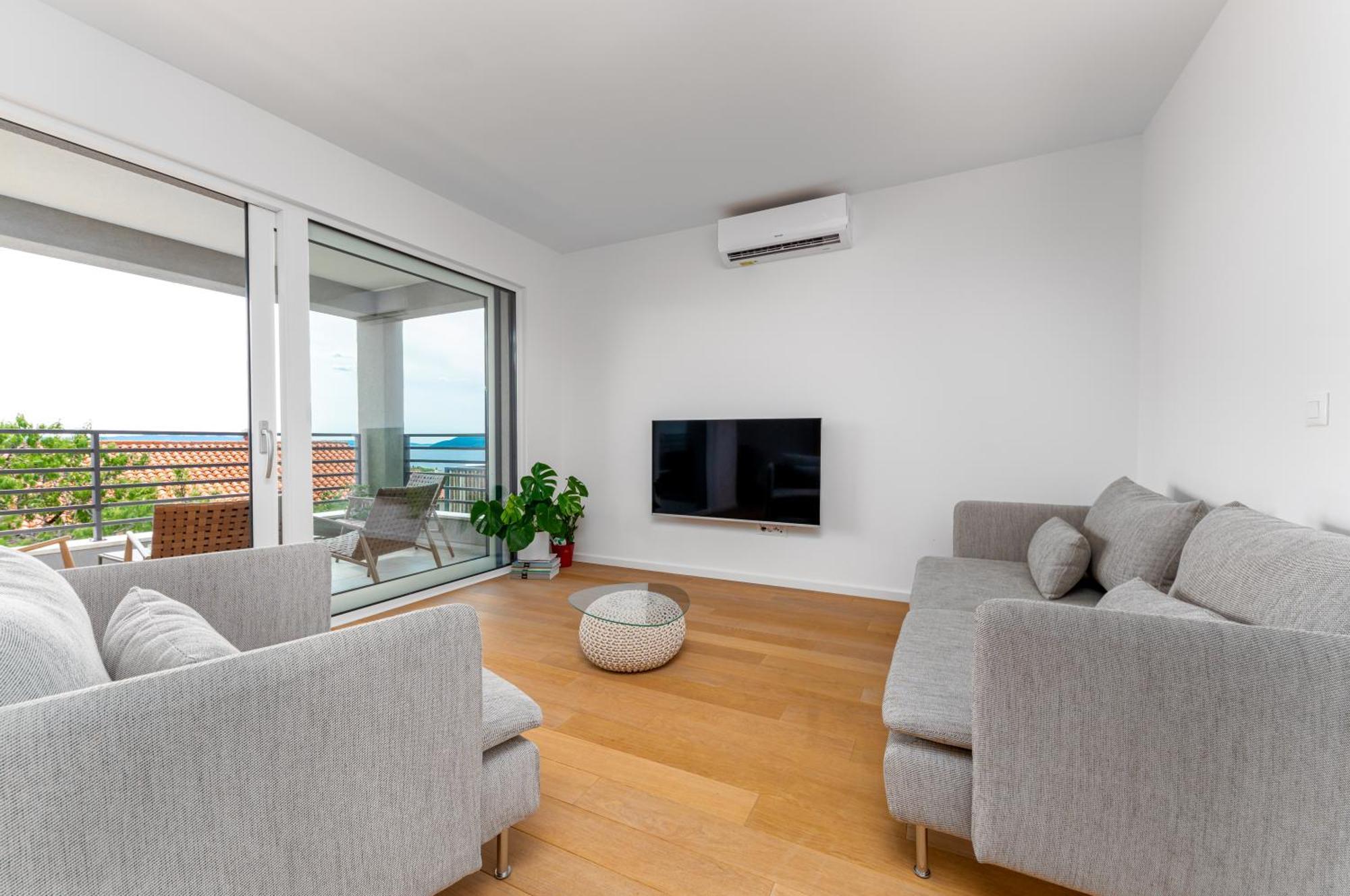 Sun Oliver Makarska
